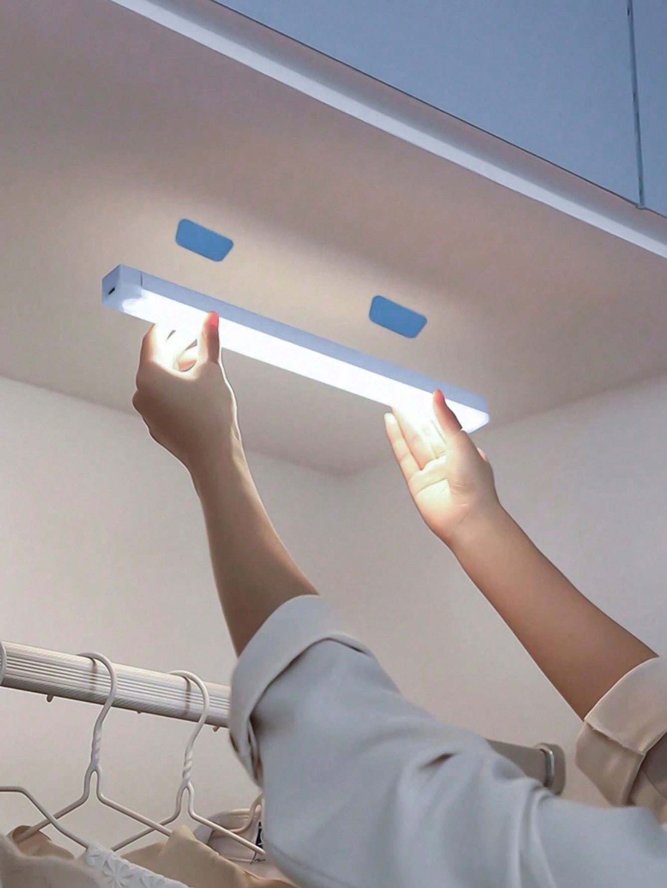Rechargeable LED Magnetic Nigh - Motion Sensor Light のレビューと価格